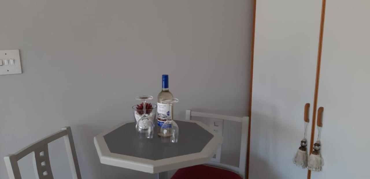 Shark Cove Little Cottage Kleinbaai Exterior photo